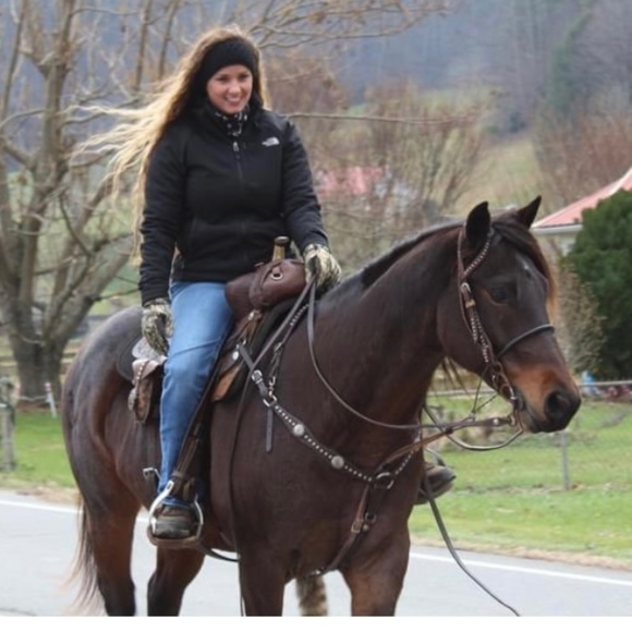 Meet your Posher, Joni - Picture 1 of 5